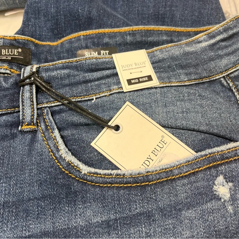 💋NWT💋 Judy Blue Cuffed Destroyed Slim Fit Jeans  Plus Size 24W - Picture 9 of 12